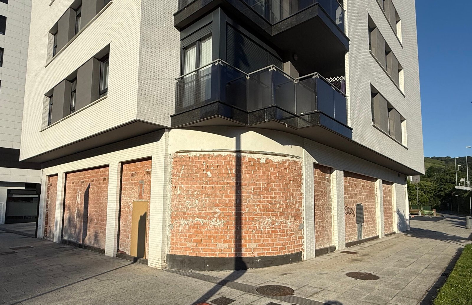 Local antes de la reforma del Centro Sanitario Polivalente en Llodio
